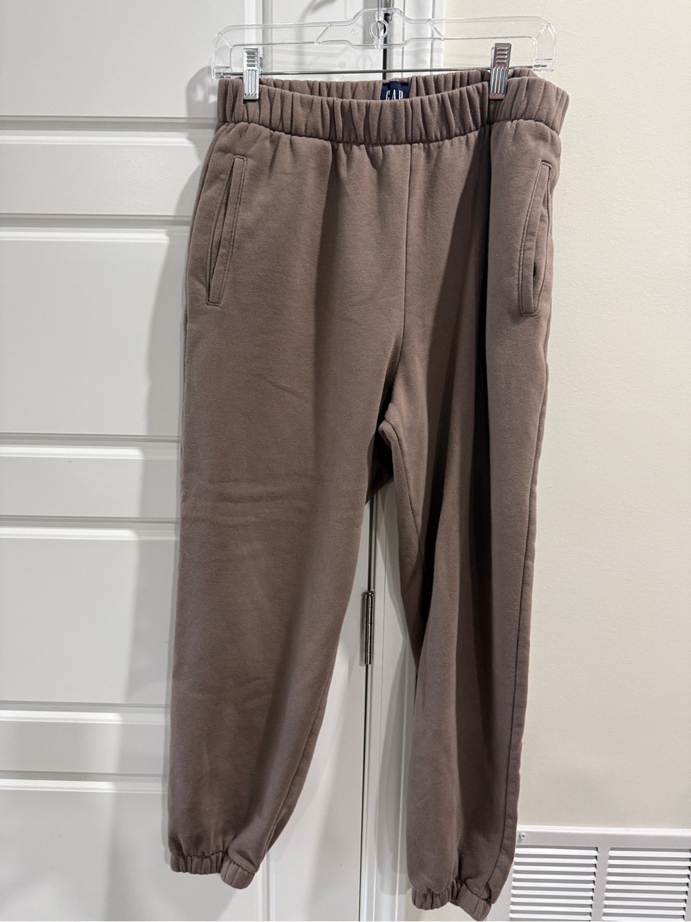GAP Women’s Jogger Autumn Sweatpants Size L Taupe Neutral Color